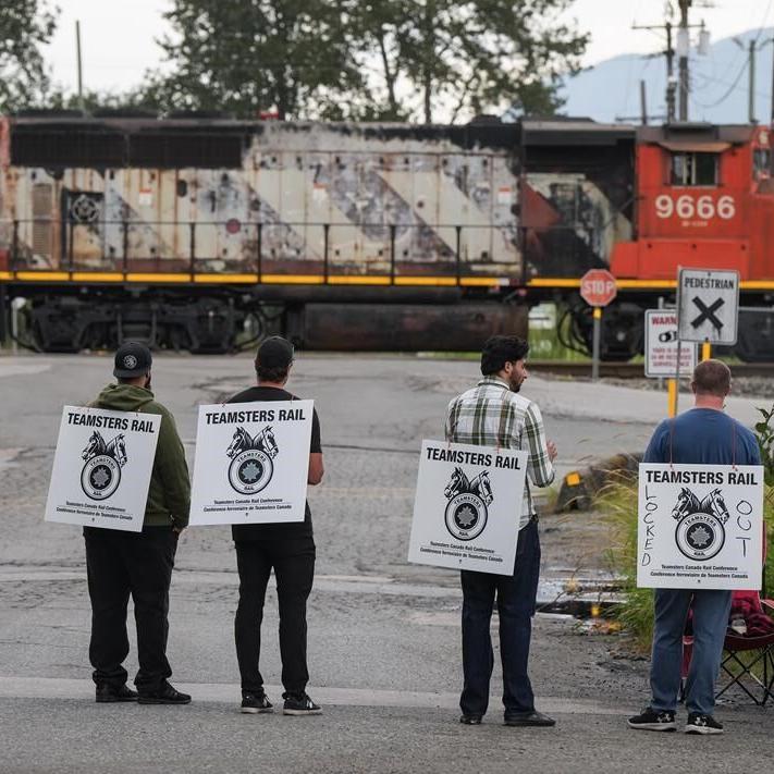Teamsters challenge minister’s move to resume rail service as shutdown drags on